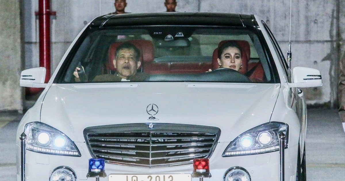 ในหลวง พระราชินี ทรงเสด็จฯ ทอดพระเนตร คอนเสิร์ต เบิร์ด ธงไชย