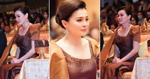 ทรงพระสิริโฉม พระราชินี ฉลองพระองค์ราตรีไทยสากล ผ้าขิดไหม