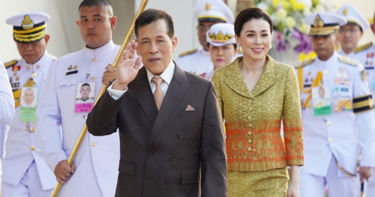 ในหลวง-พระราชินี ทรงรับผู้บาดเจ็บจากแผ่นดินไหวไว้ในพระบรมราชานุเคราะห์